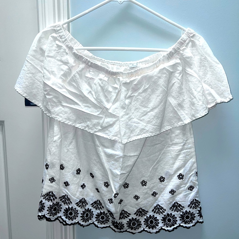Old navy cream and black blouse
